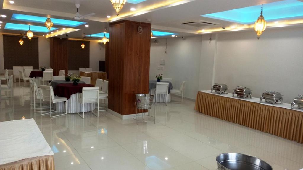 Alankrita Suites & Party Halls メーラト エクステリア 写真