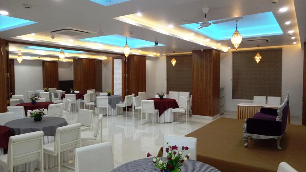 Alankrita Suites & Party Halls メーラト エクステリア 写真