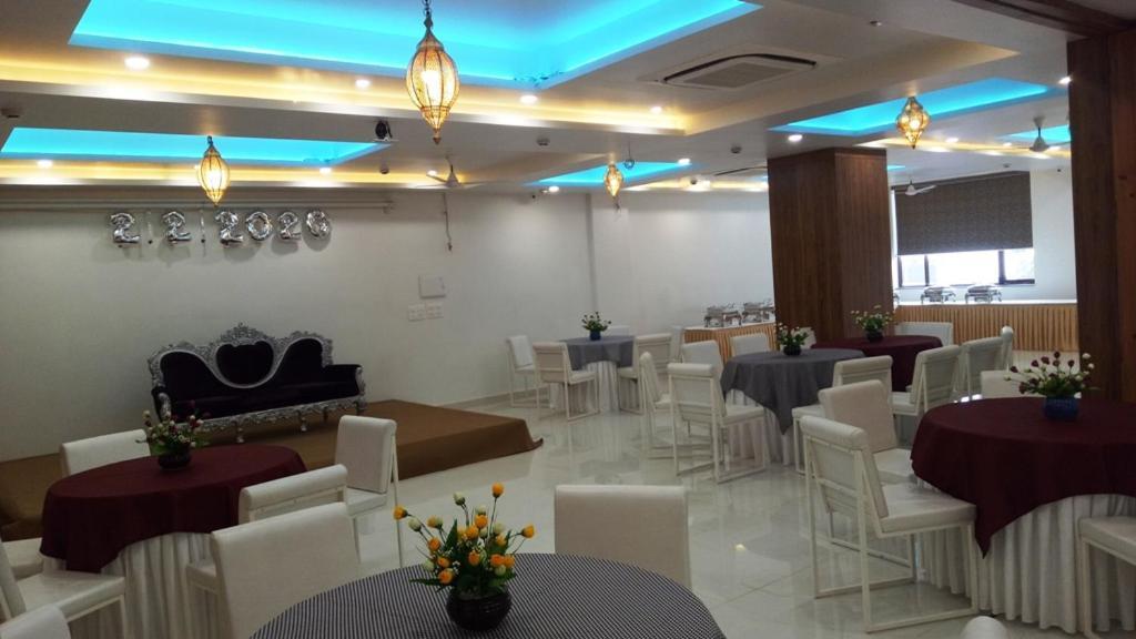 Alankrita Suites & Party Halls メーラト エクステリア 写真