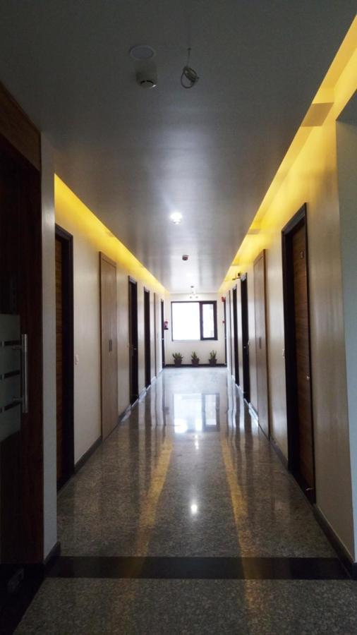Alankrita Suites & Party Halls メーラト エクステリア 写真