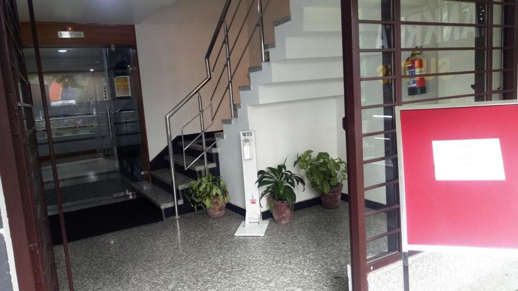 Alankrita Suites & Party Halls メーラト エクステリア 写真