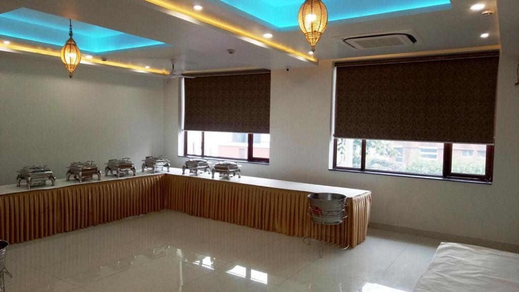 Alankrita Suites & Party Halls メーラト エクステリア 写真